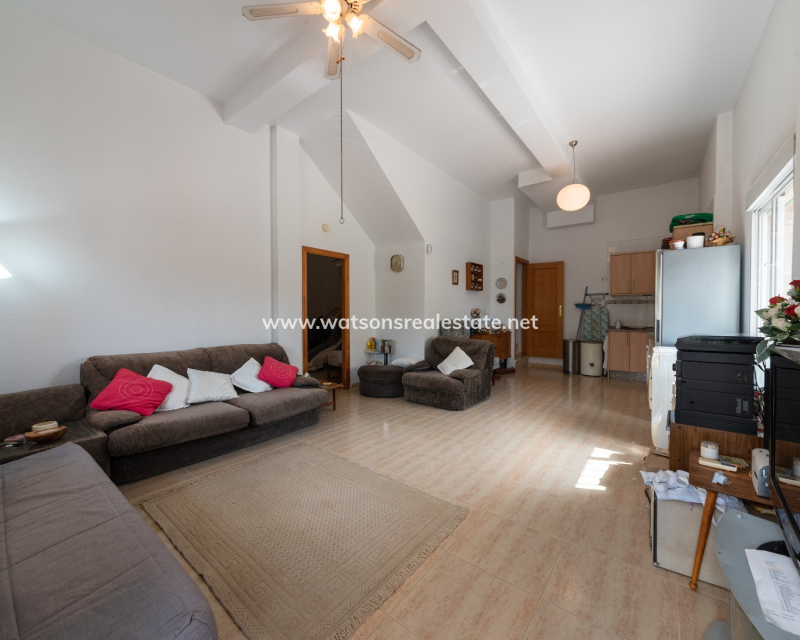 Resale - Freistendhe Villa - Urb. La Marina