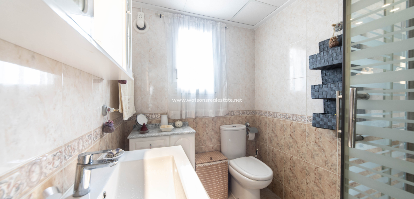 Resale - Freistendhe Villa - Urb. La Marina