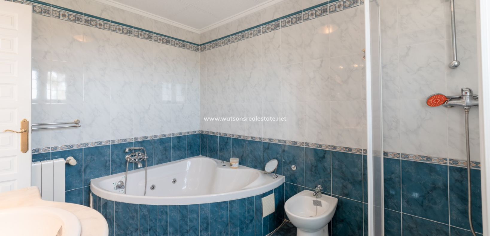 Resale - Freistendhe Villa - Urb. La Marina