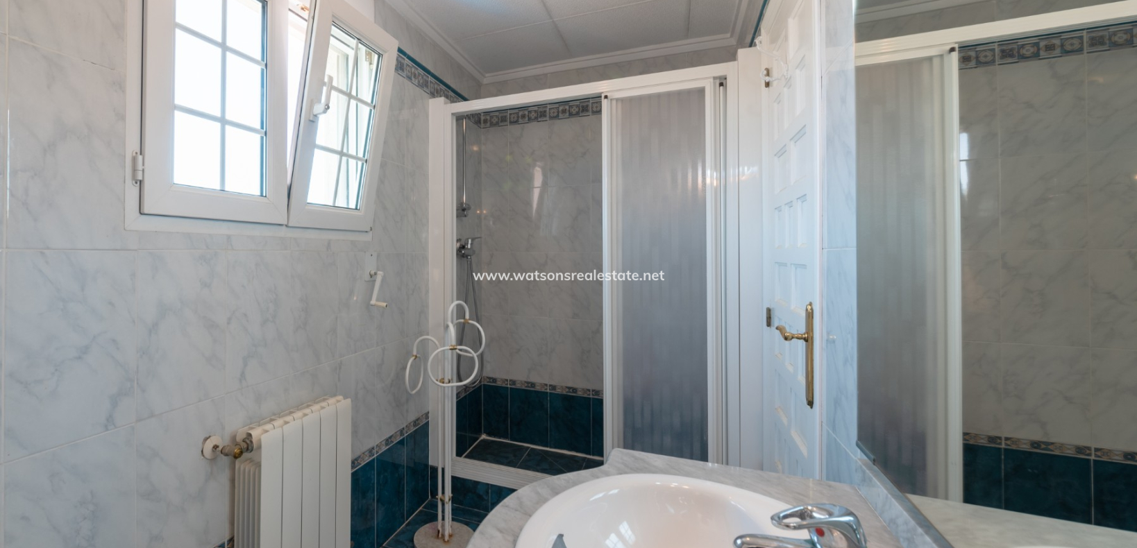 Resale - Freistendhe Villa - Urb. La Marina