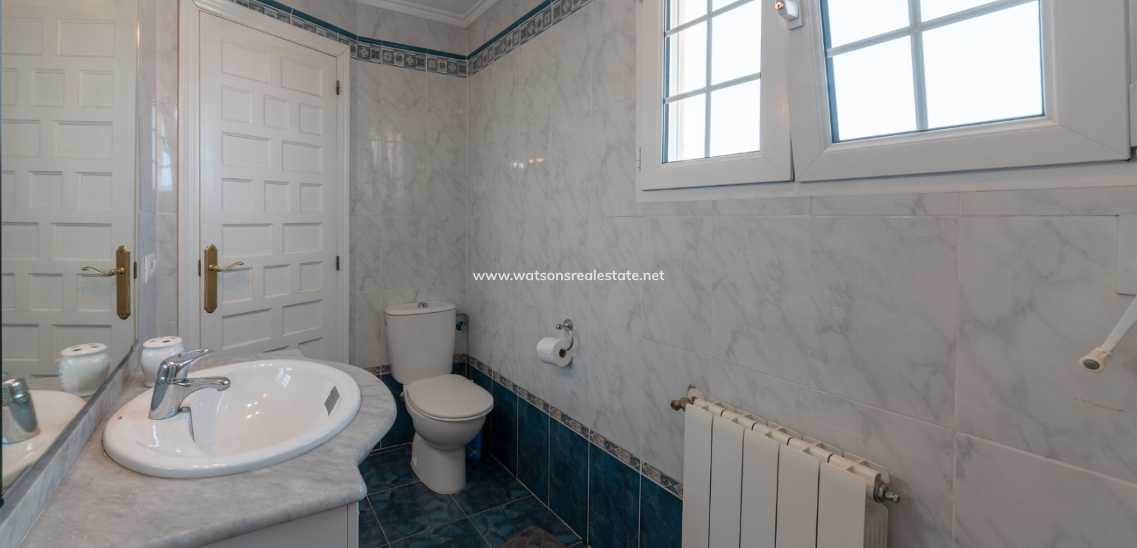Resale - Freistendhe Villa - Urb. La Marina