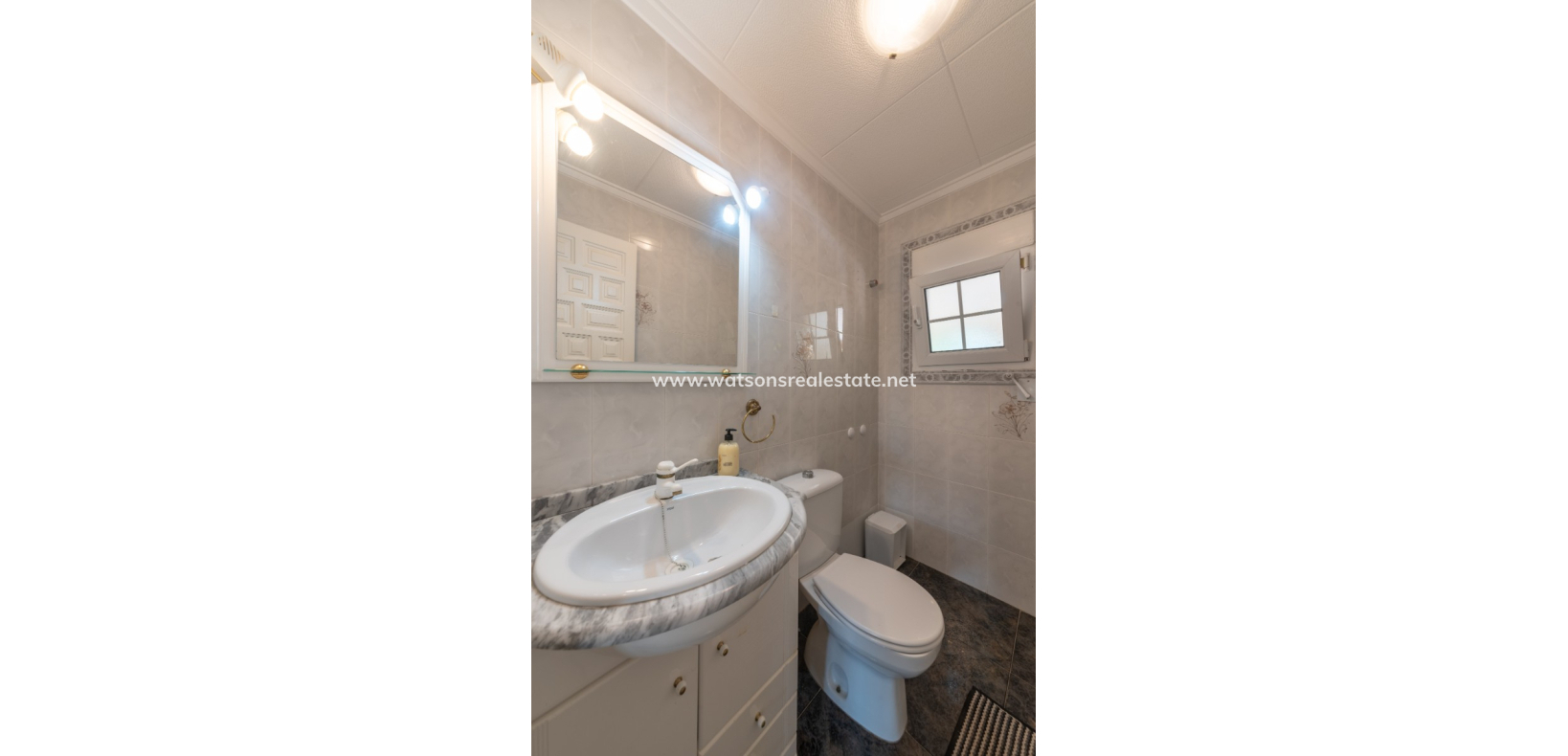 Resale - Freistendhe Villa - Urb. La Marina