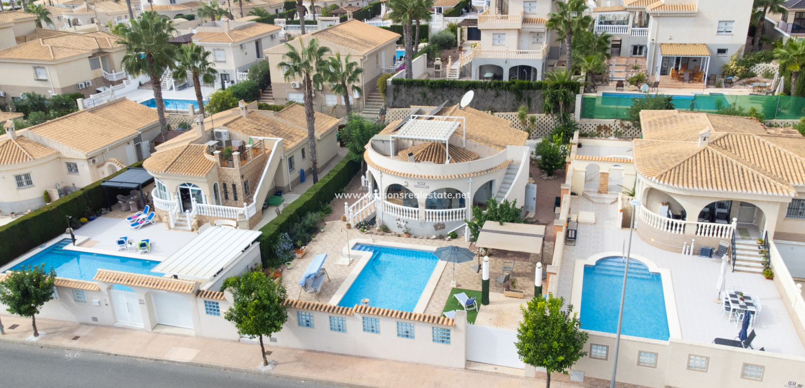 Resale - Freistendhe Villa - Urb. La Marina