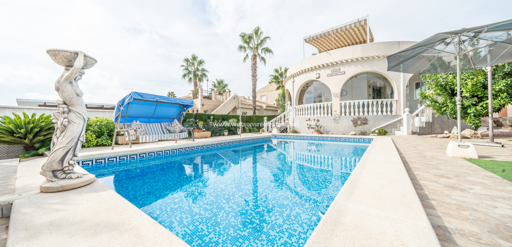 Resale - Freistendhe Villa - Urb. La Marina