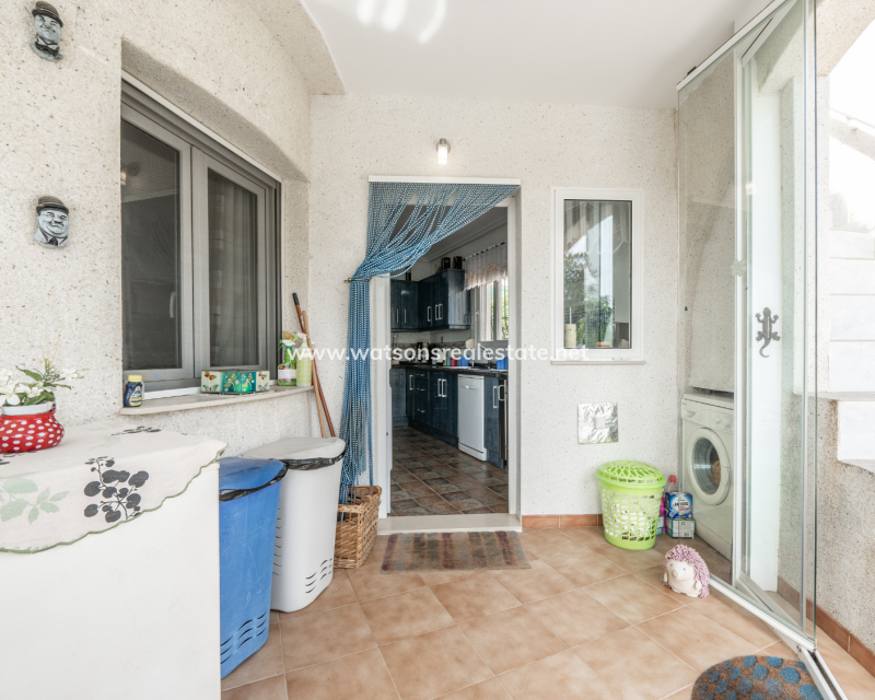 Resale - Freistendhe Villa - Urb. La Marina