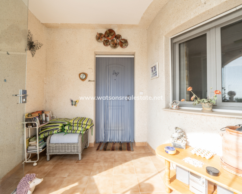 Resale - Freistendhe Villa - Urb. La Marina
