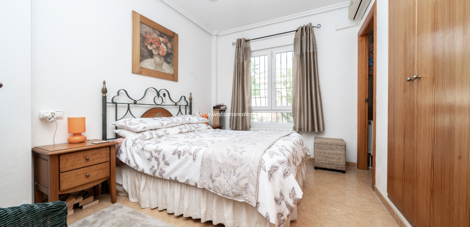 Resale - Freistendhe Villa - Urb. La Marina