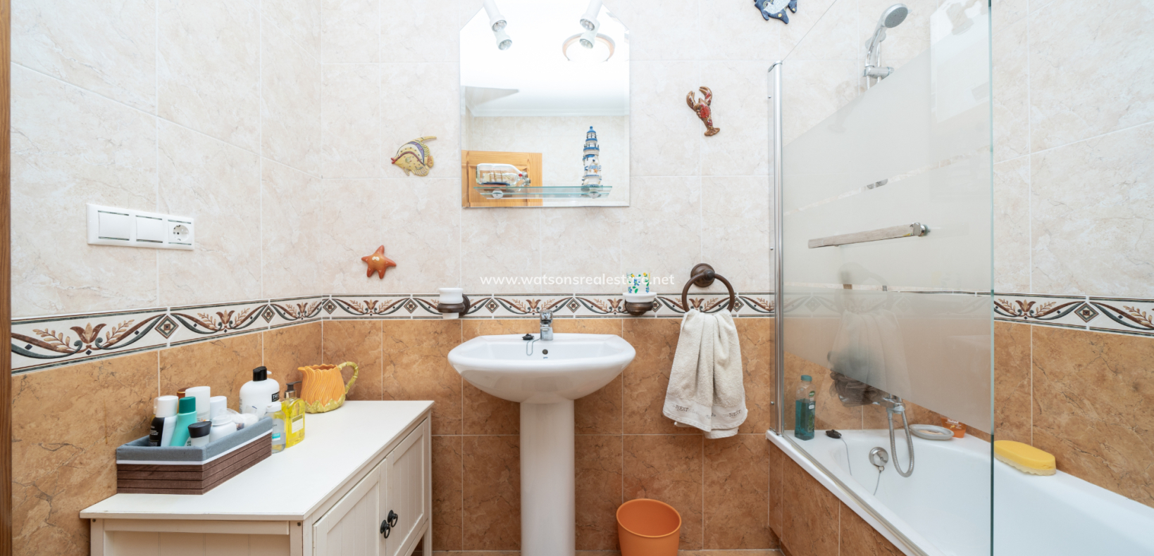 Resale - Freistendhe Villa - Urb. La Marina
