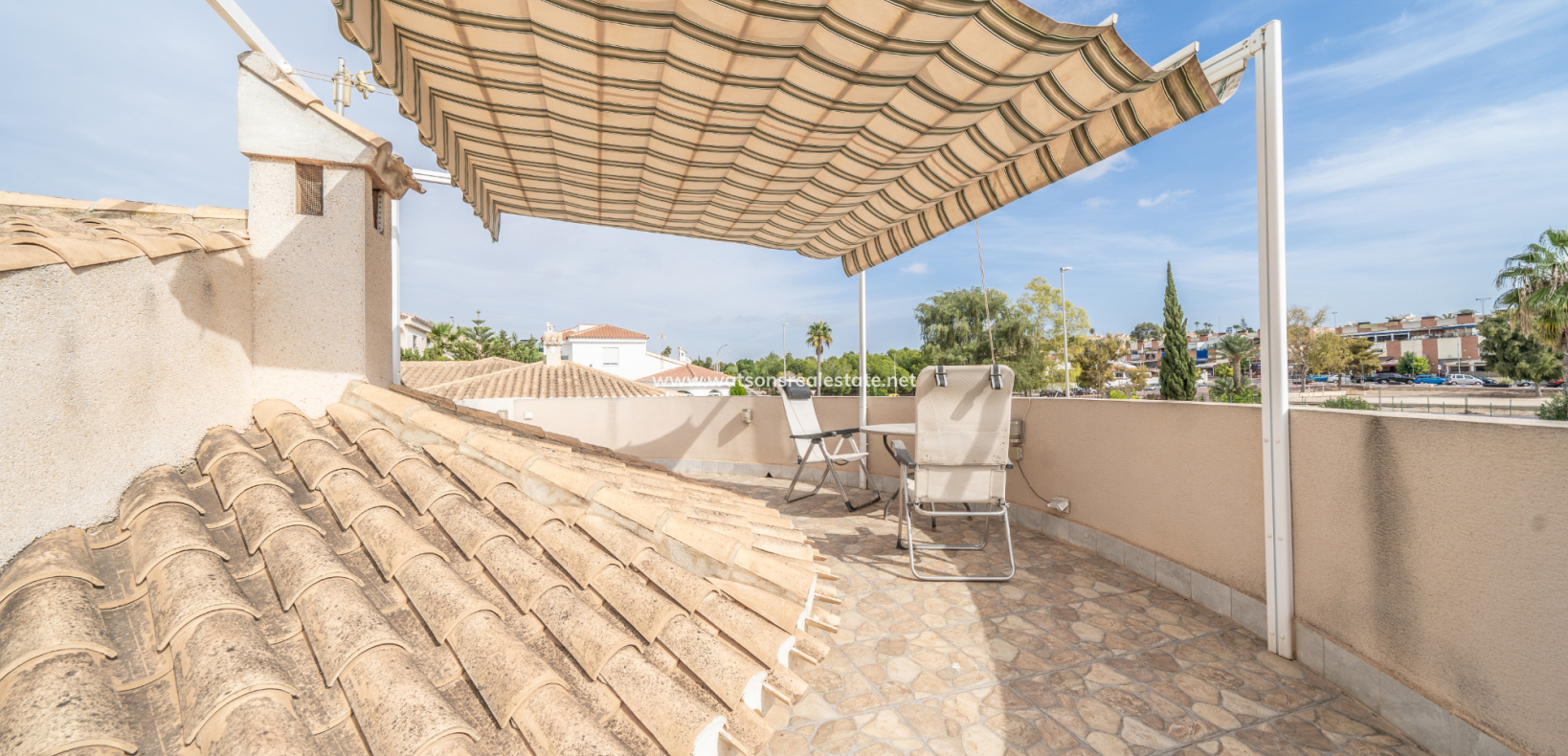 Resale - Freistendhe Villa - Urb. La Marina
