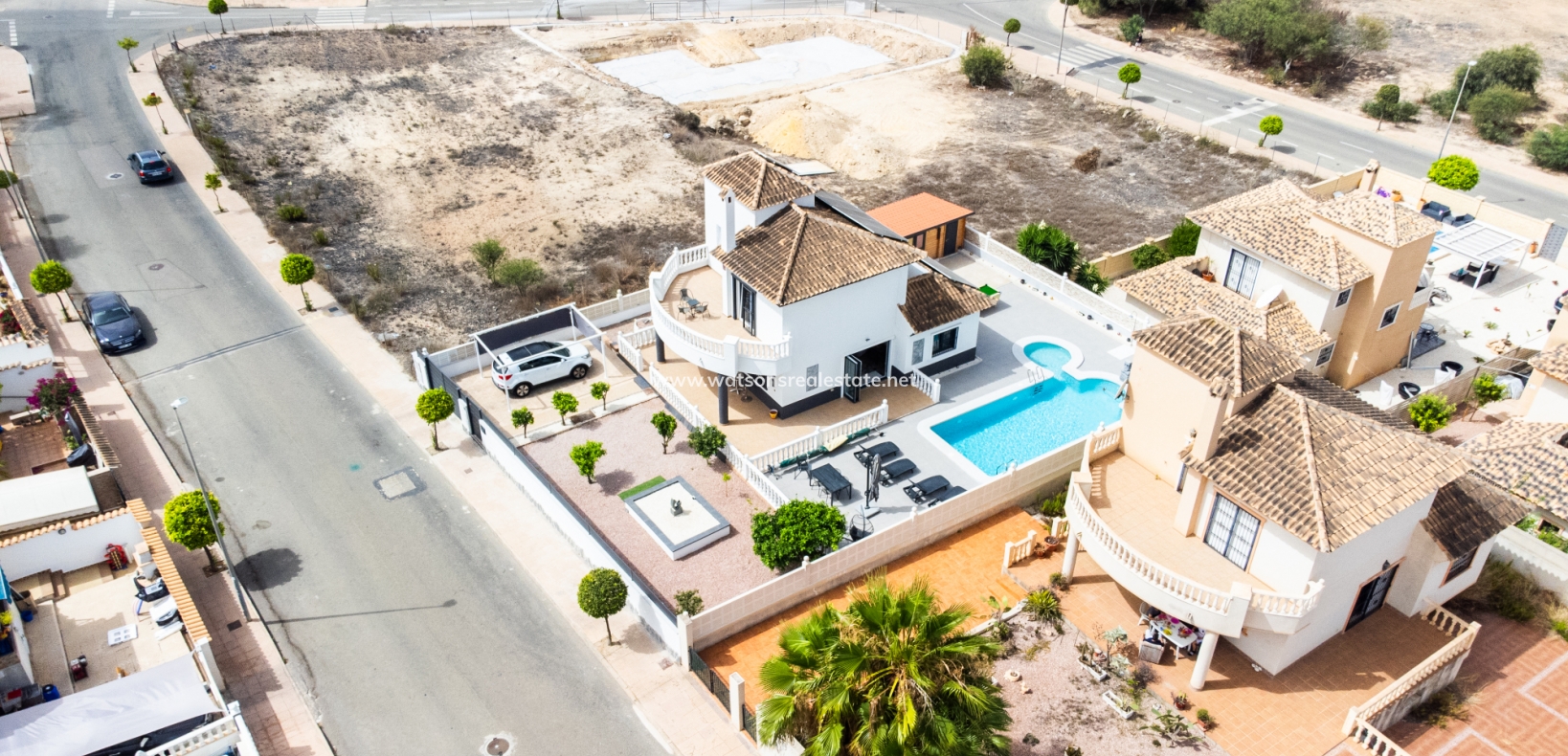 Resale - Freistendhe Villa - Urb. La Marina