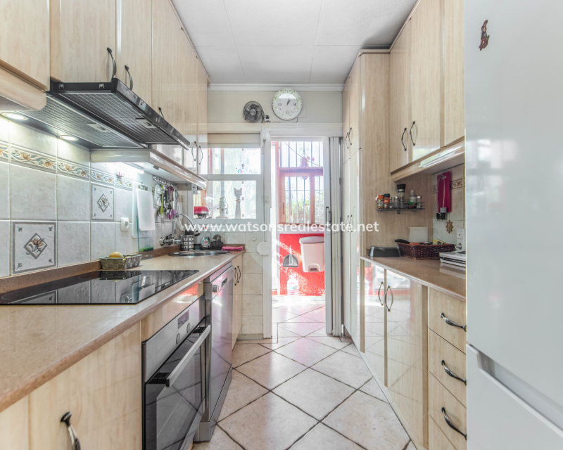 Resale - Freistendhe Villa - Urb. La Marina