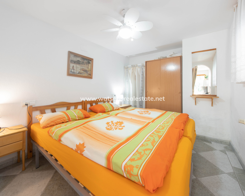 Resale - Freistendhe Villa - Urb. La Marina