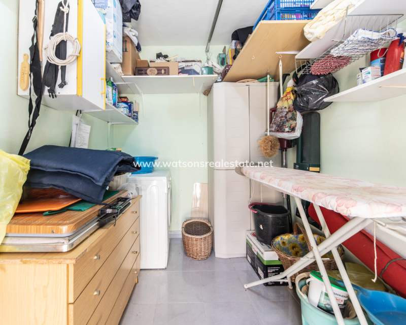 Resale - Freistendhe Villa - Urb. La Marina