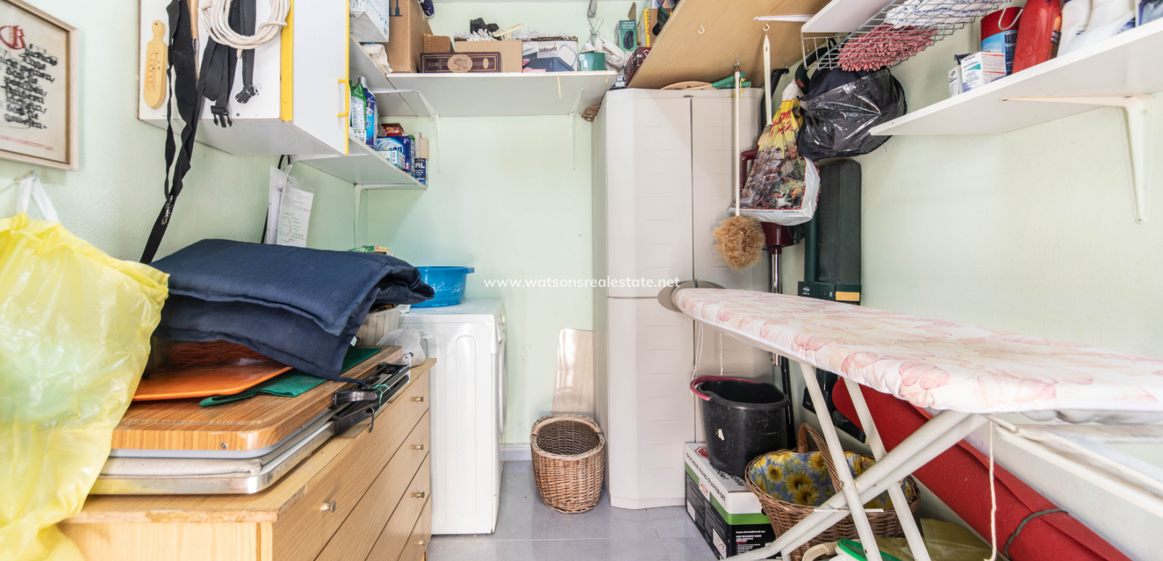 Resale - Freistendhe Villa - Urb. La Marina
