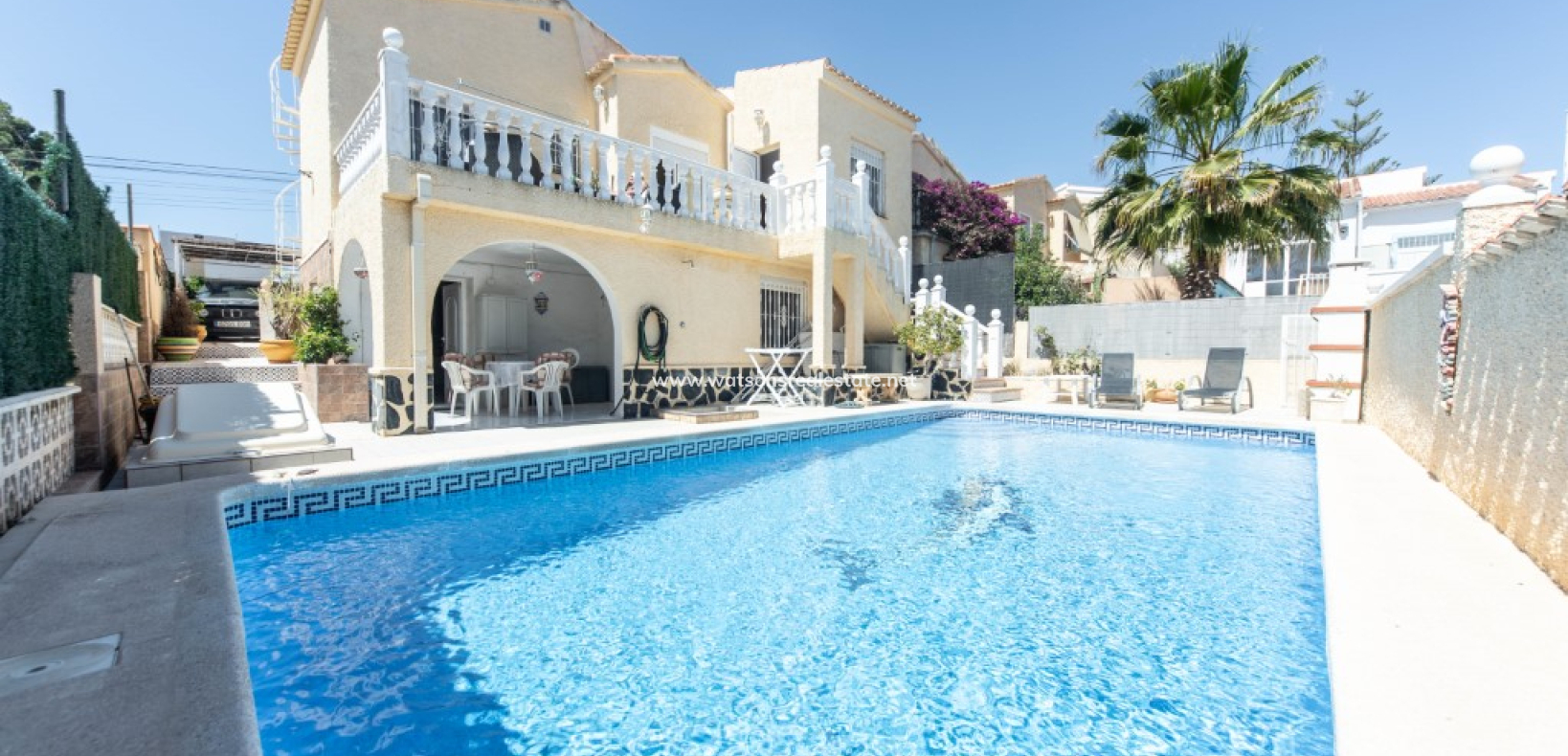 Resale - Freistendhe Villa - Urb. La Marina