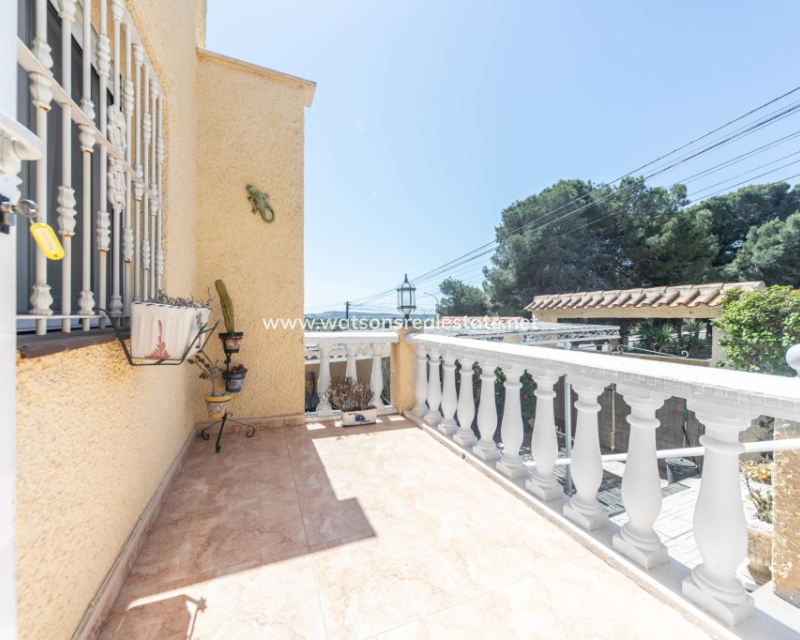 Resale - Freistendhe Villa - Urb. La Marina