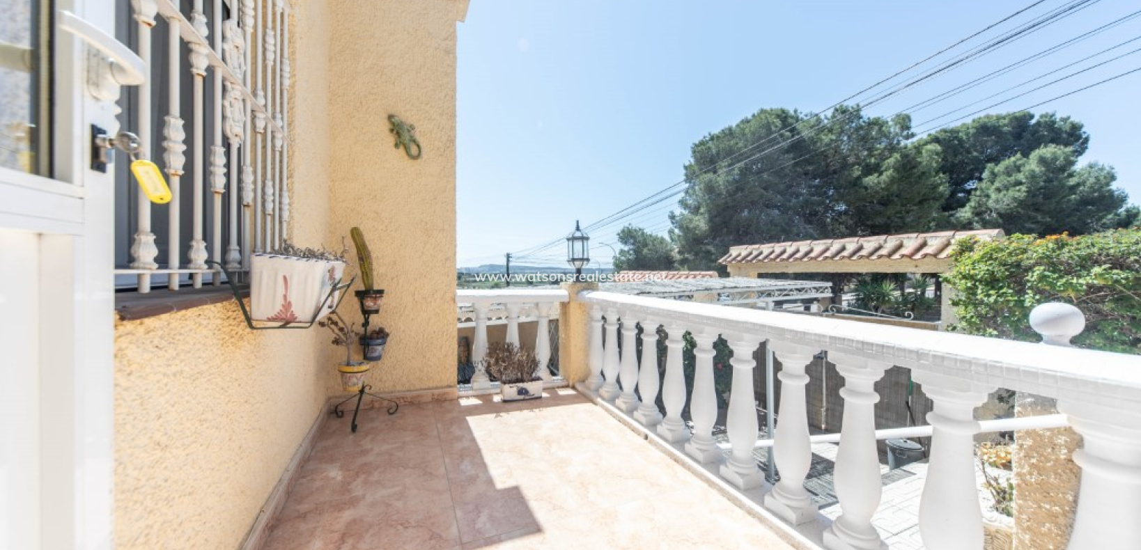 Resale - Freistendhe Villa - Urb. La Marina