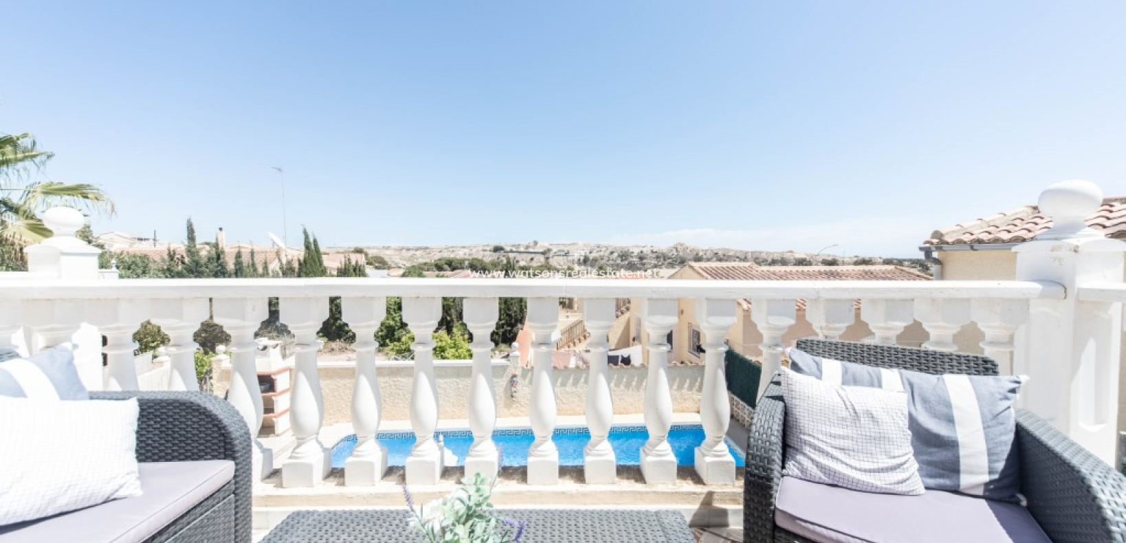 Resale - Freistendhe Villa - Urb. La Marina