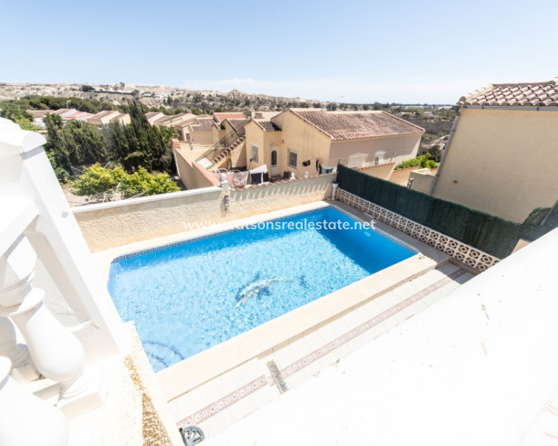 Resale - Freistendhe Villa - Urb. La Marina