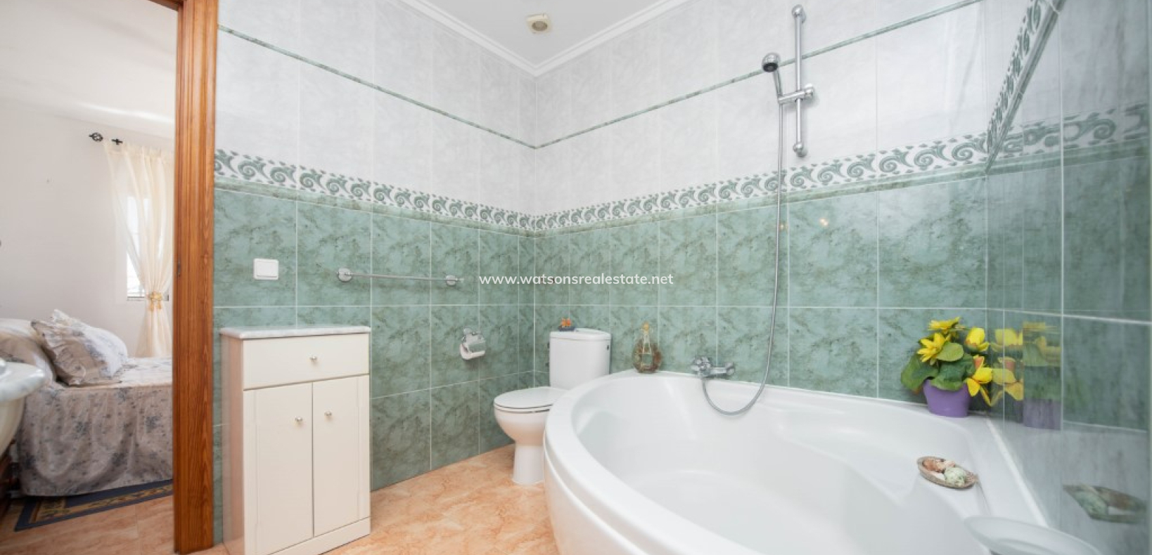 Resale - Freistendhe Villa - Urb. La Marina