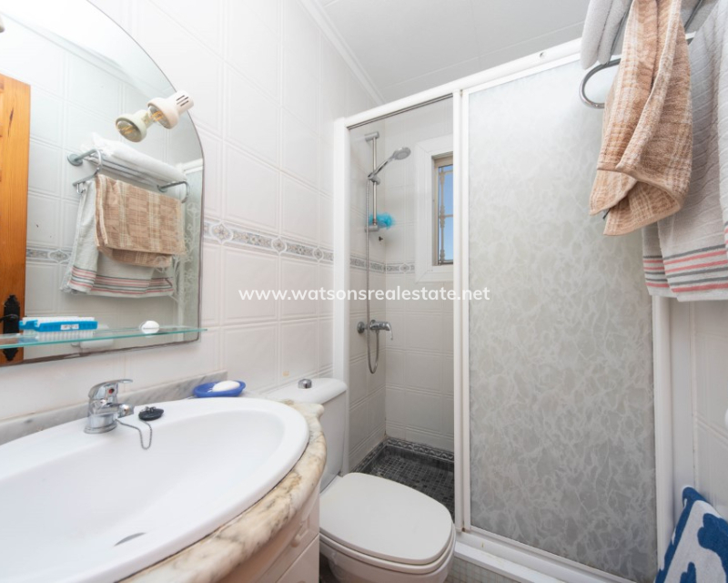 Resale - Freistendhe Villa - Urb. La Marina