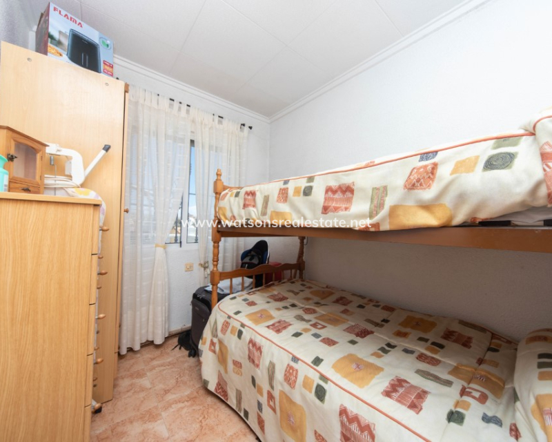 Resale - Freistendhe Villa - Urb. La Marina