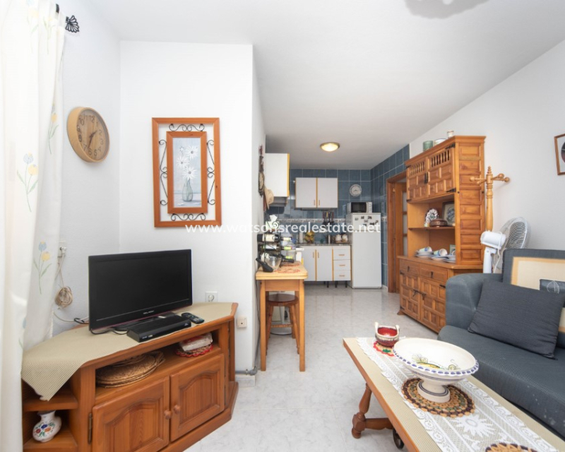 Resale - Freistendhe Villa - Urb. La Marina