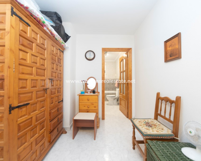 Resale - Freistendhe Villa - Urb. La Marina