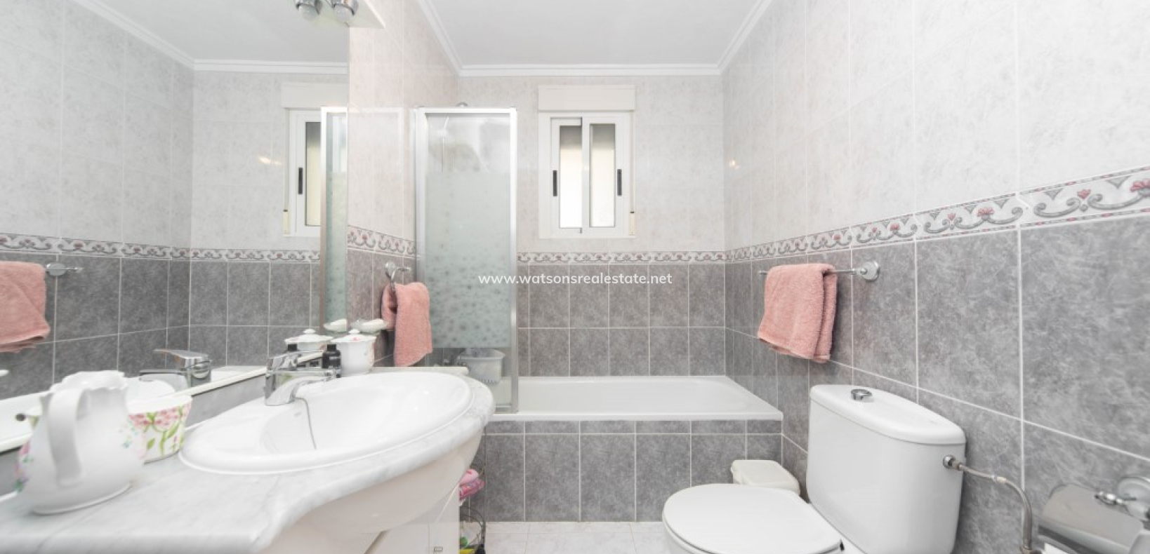 Resale - Freistendhe Villa - Urb. La Marina
