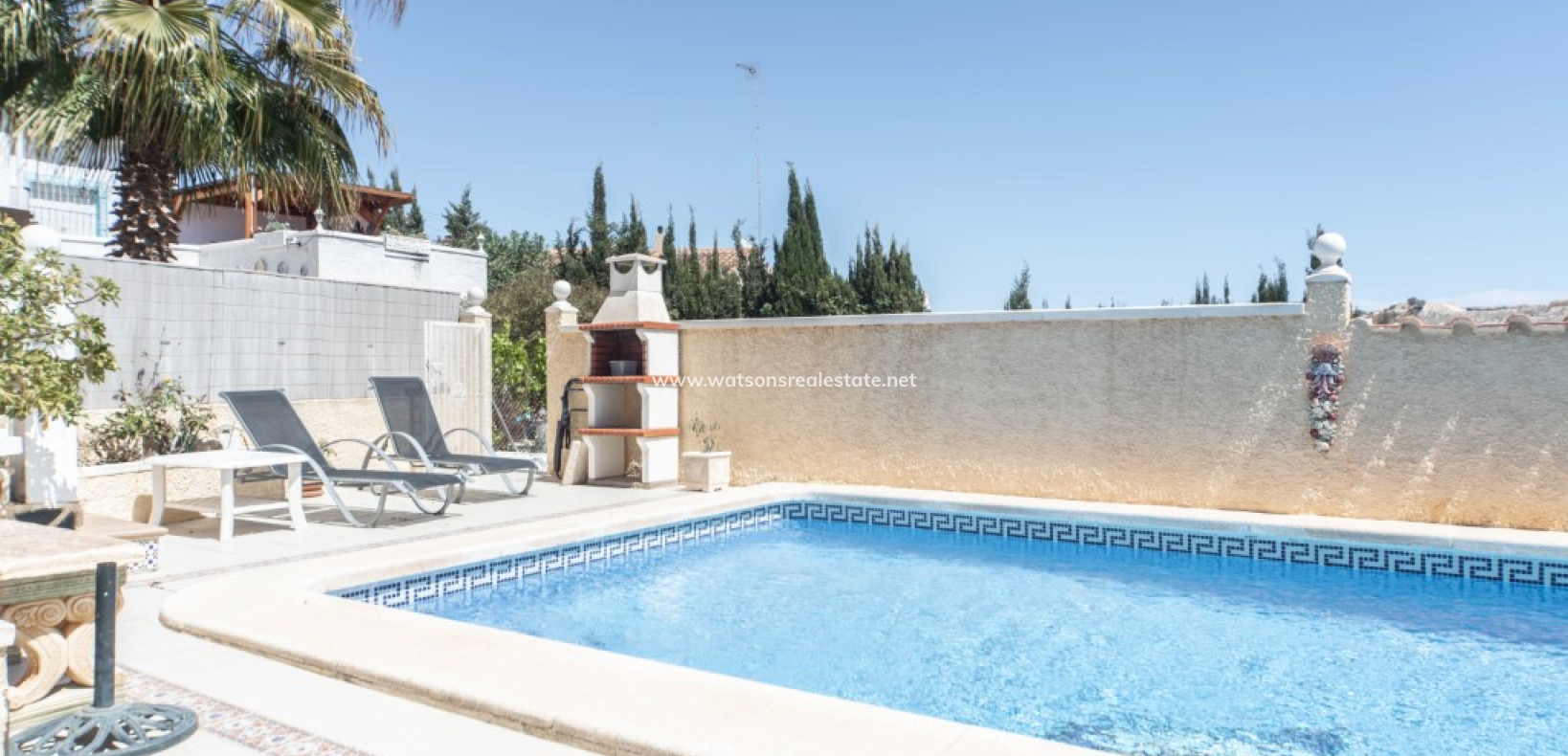 Resale - Freistendhe Villa - Urb. La Marina