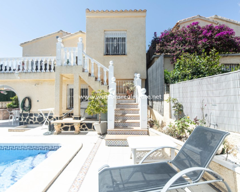 Resale - Freistendhe Villa - Urb. La Marina