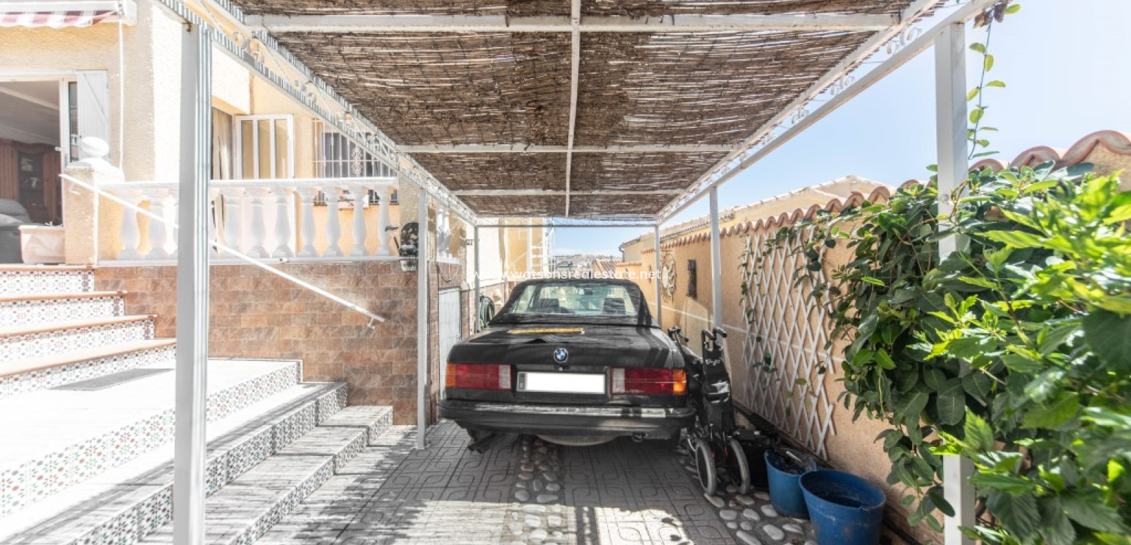 Resale - Freistendhe Villa - Urb. La Marina
