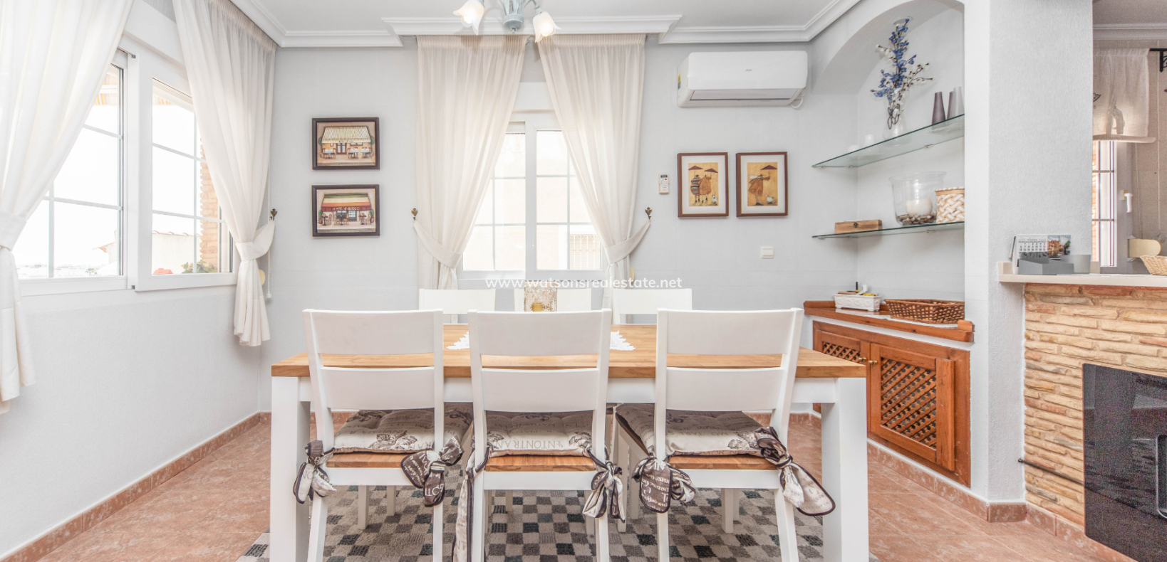 Resale - Freistendhe Villa - Urb. La Marina