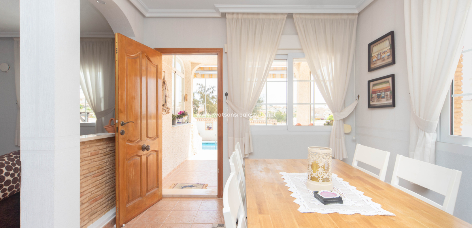 Resale - Freistendhe Villa - Urb. La Marina