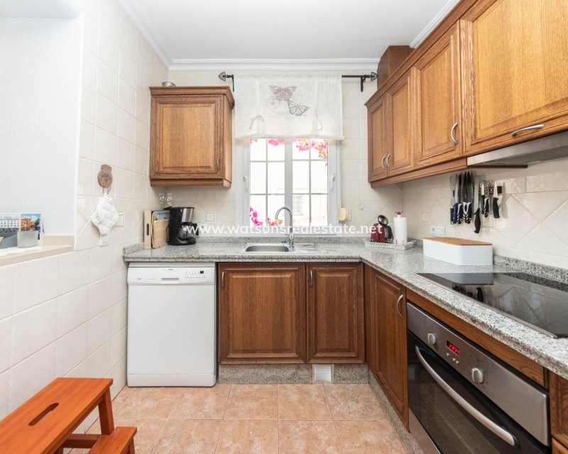 Resale - Freistendhe Villa - Urb. La Marina