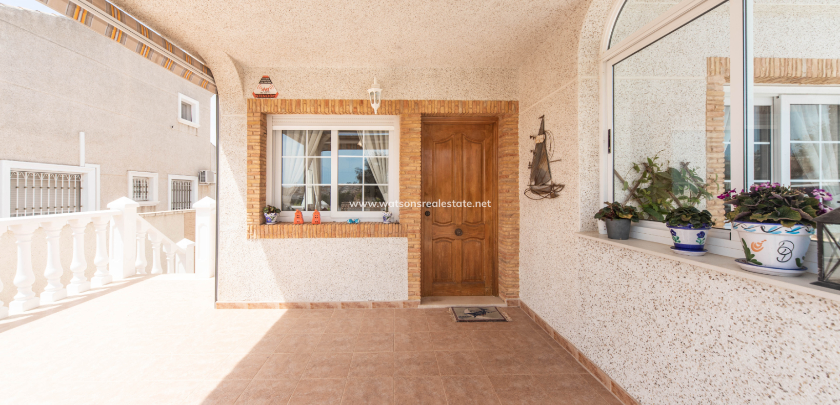 Resale - Freistendhe Villa - Urb. La Marina