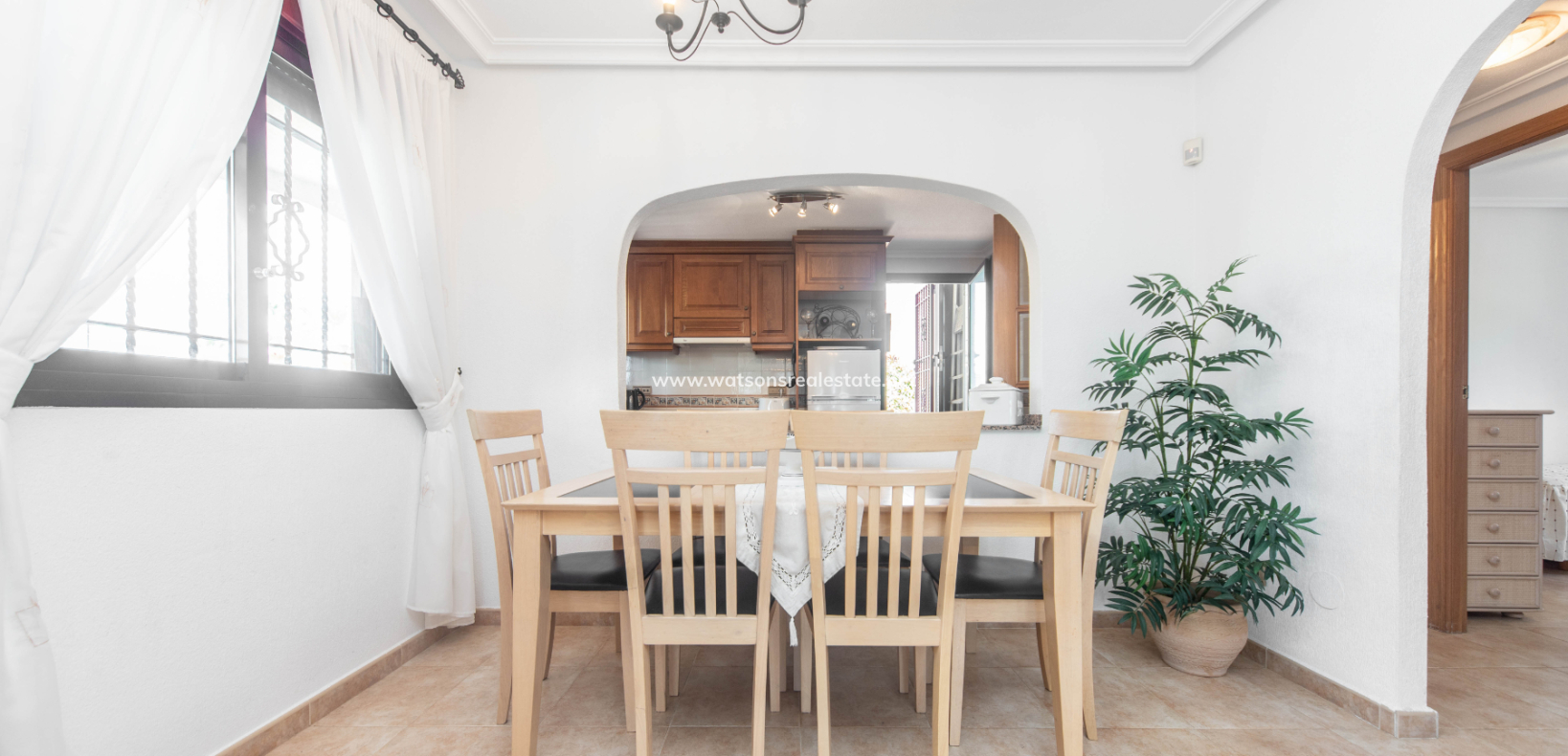 Resale - Freistendhe Villa - Urb. La Marina