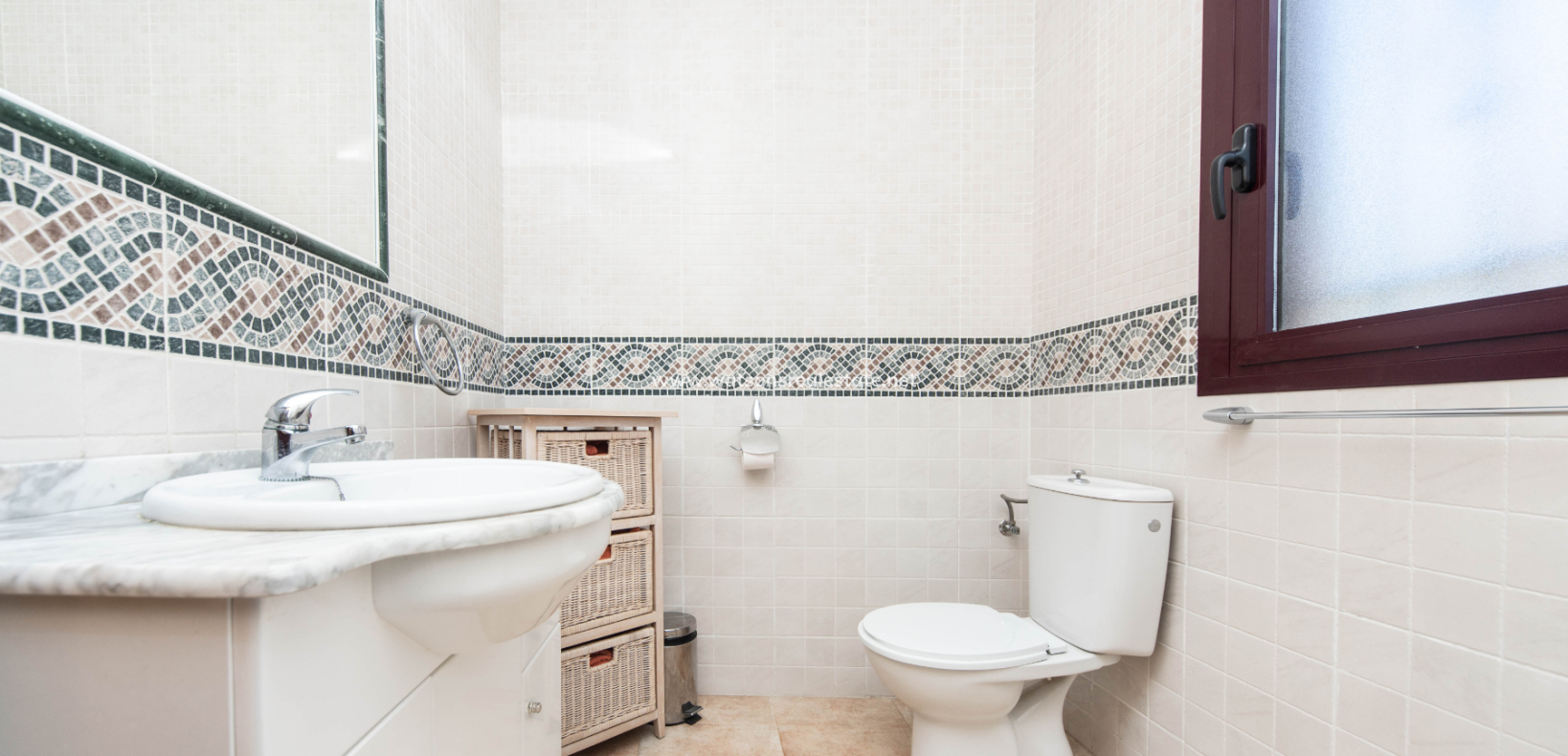 Resale - Freistendhe Villa - Urb. La Marina