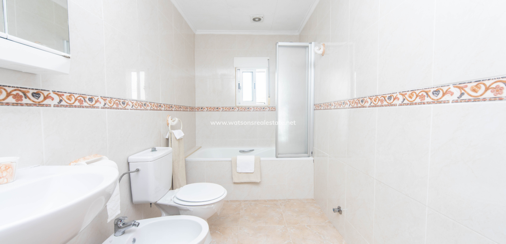 Resale - Freistendhe Villa - Urb. La Marina