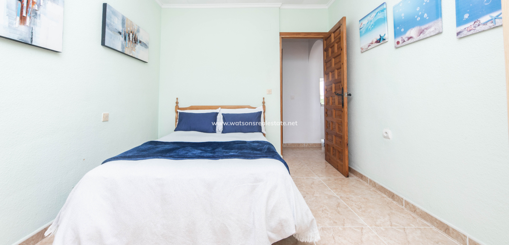 Resale - Freistendhe Villa - Urb. La Marina