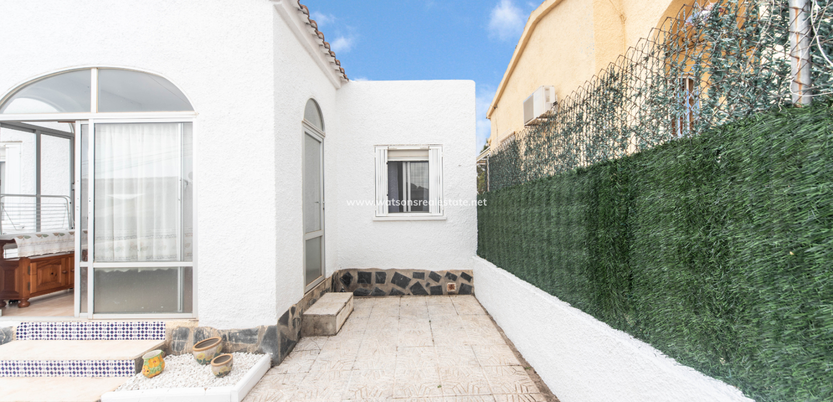 Resale - Freistendhe Villa - Urb. La Marina