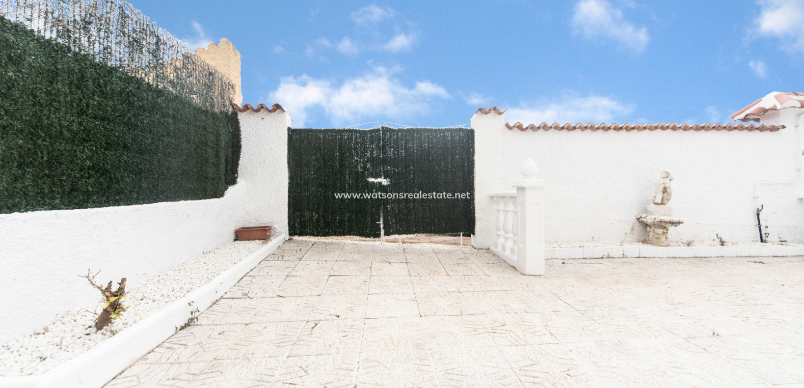 Resale - Freistendhe Villa - Urb. La Marina