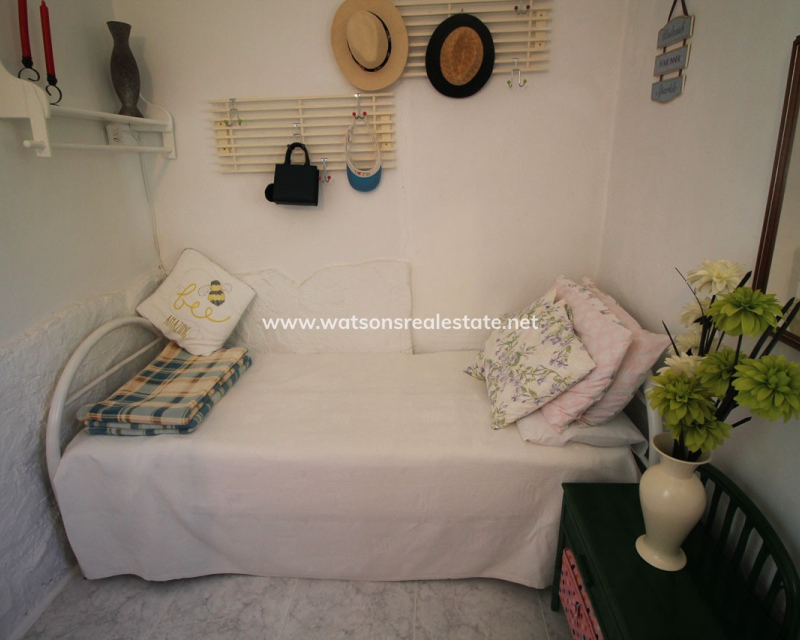 Resale - Freistendhe Villa - Urb. La Marina