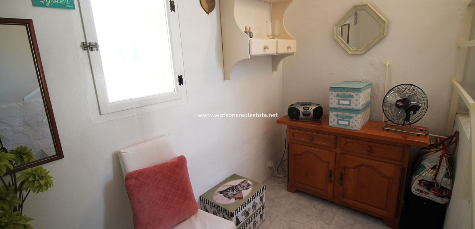 Resale - Freistendhe Villa - Urb. La Marina