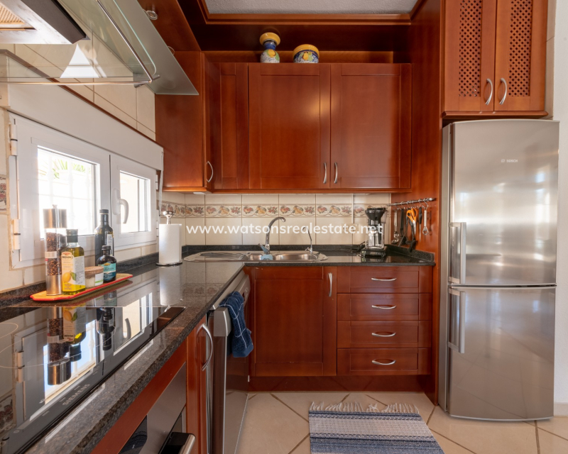 Resale - Freistendhe Villa - Urb. La Marina