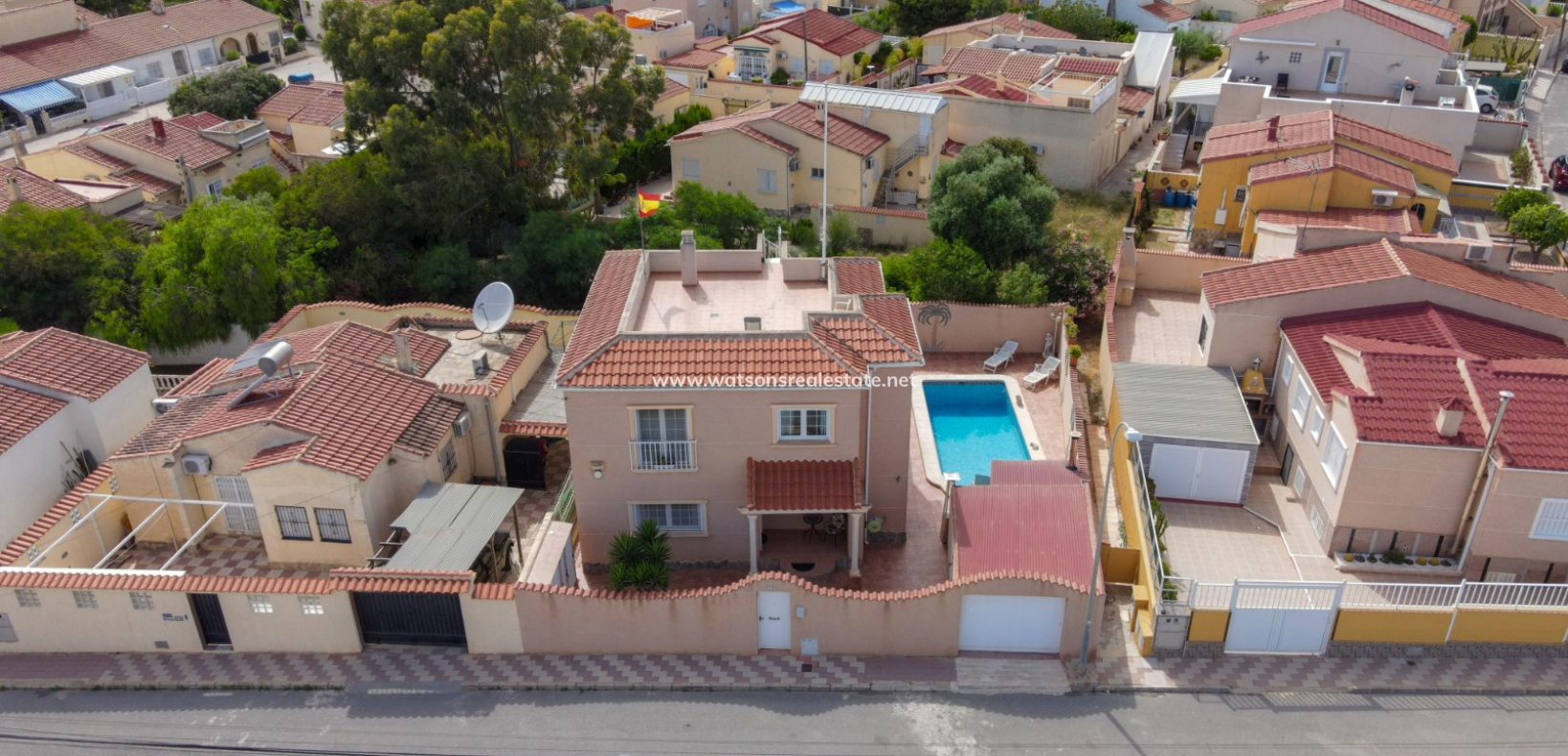 Resale - Freistendhe Villa - Urb. La Marina