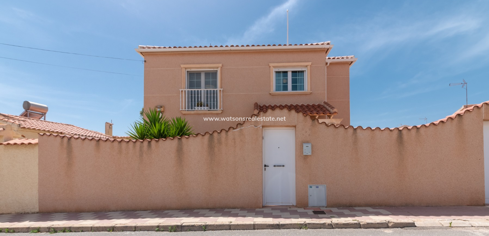 Resale - Freistendhe Villa - Urb. La Marina