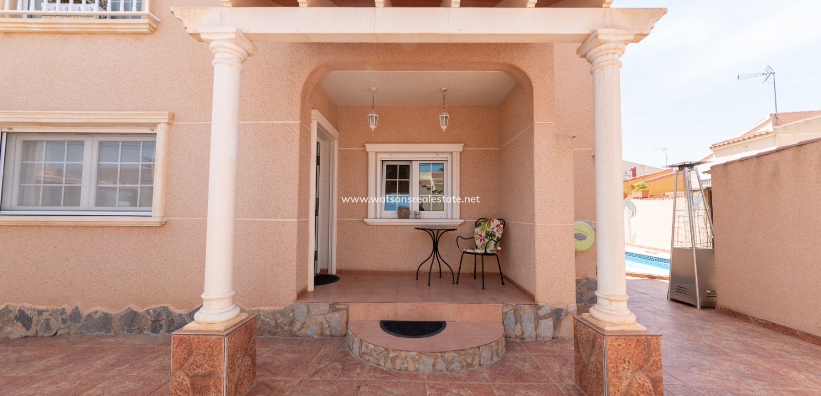 Resale - Freistendhe Villa - Urb. La Marina