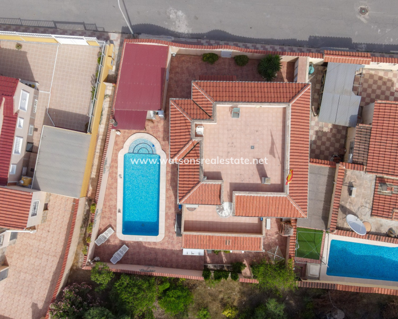 Resale - Freistendhe Villa - Urb. La Marina