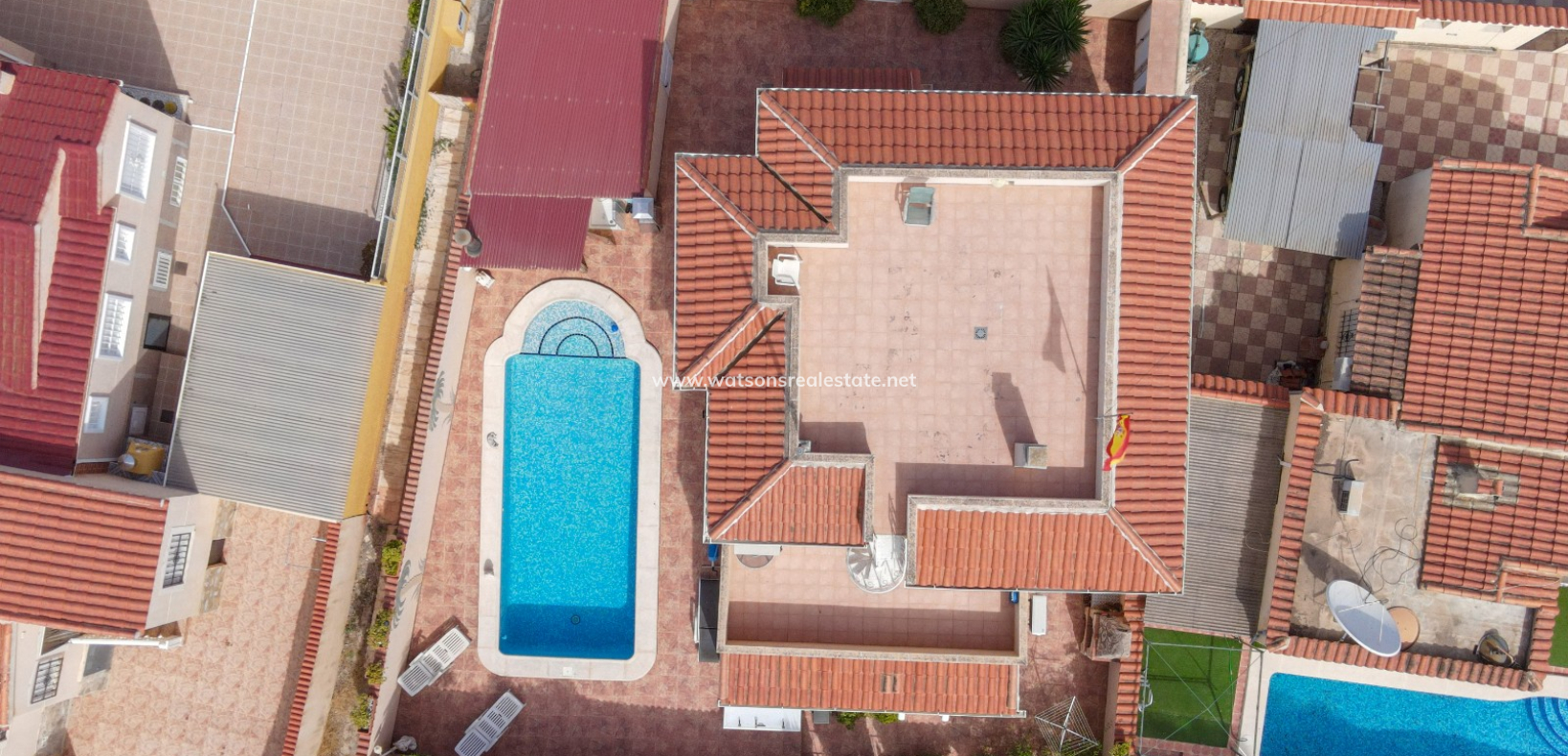 Resale - Freistendhe Villa - Urb. La Marina